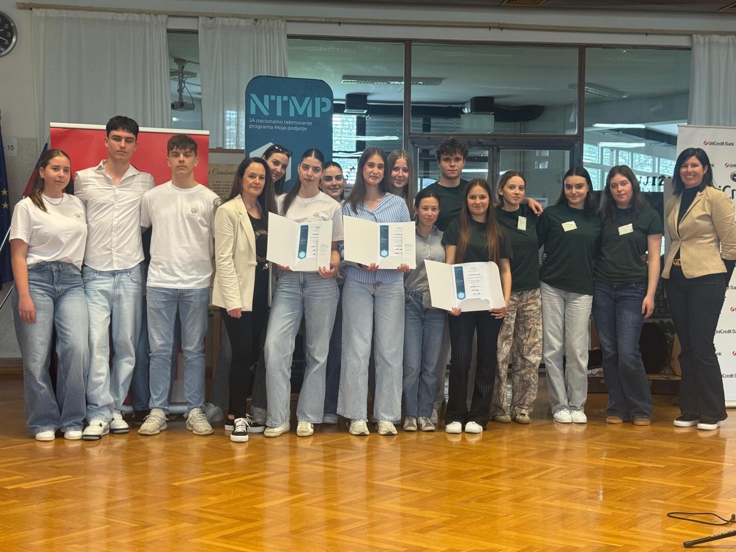 Uspeh naših dijaških podjetij na regionalnem tekmovanju